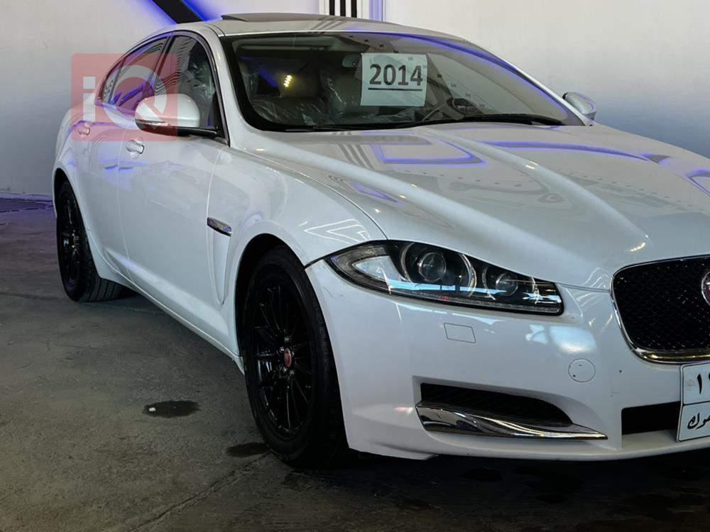 جاكوار XF